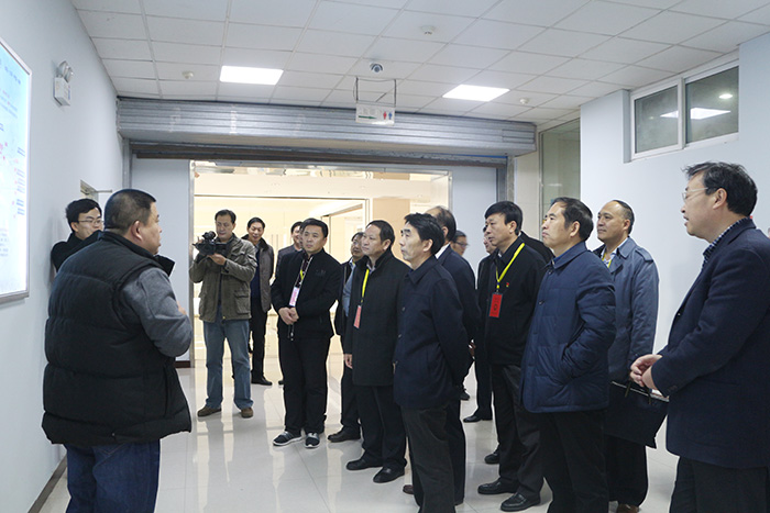 熱烈歡迎河南省全國人大代表參觀(guān)團蒞臨河南青峰參觀(guān)指導